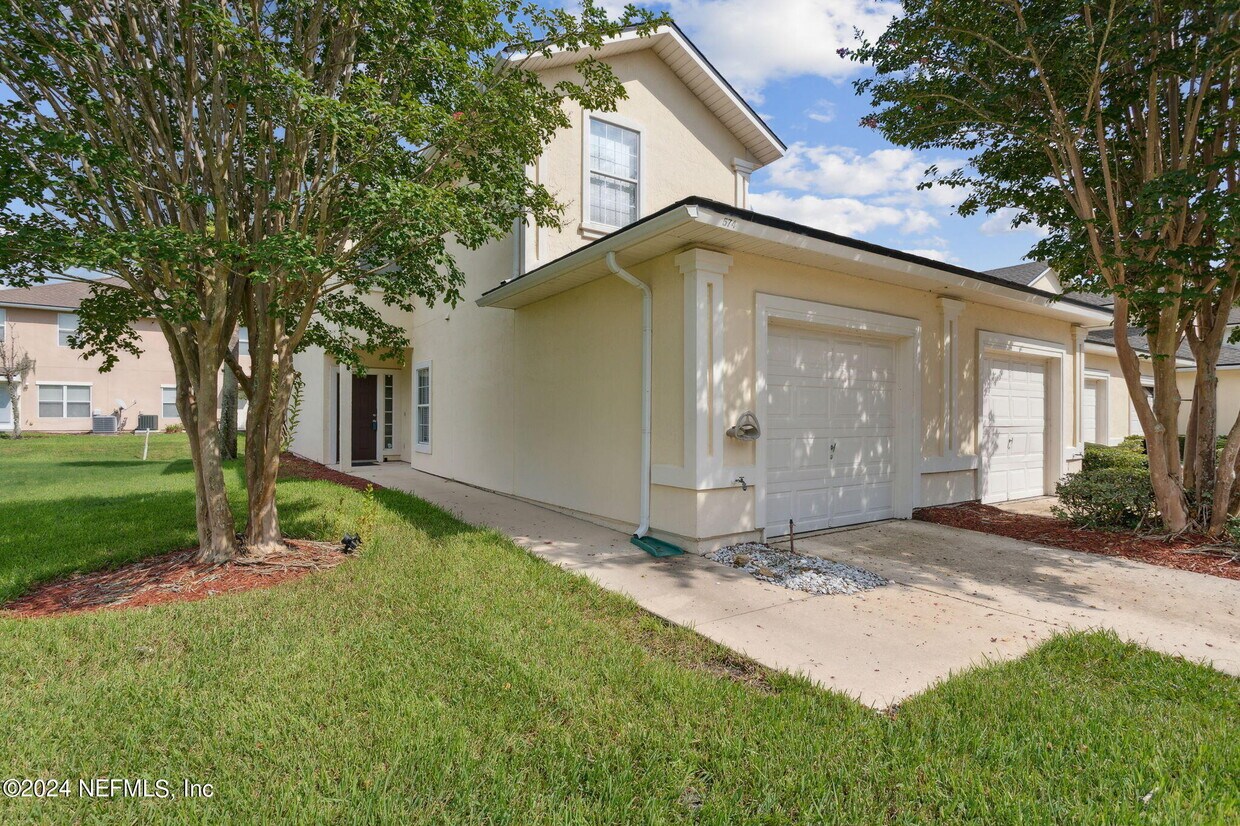 Primary Photo - 574 Southbranch Dr
