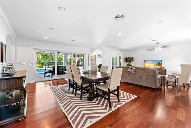 Foto del edificio - 6480 SW 94th St