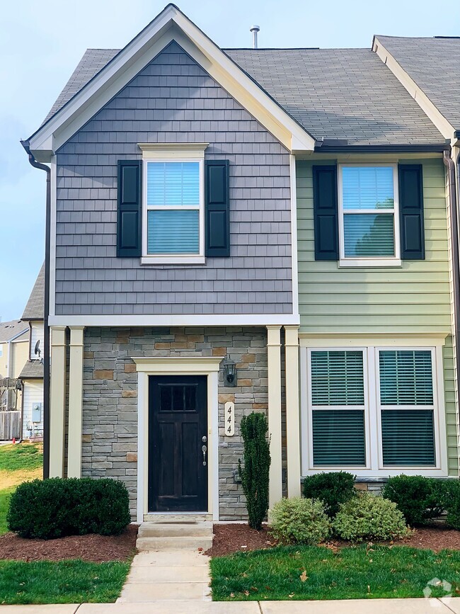 Cheap The Vistas At Brightleaf Apartments for Rent Durham, NC 1