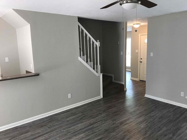 Building Photo - 6619 GREENVALE LN