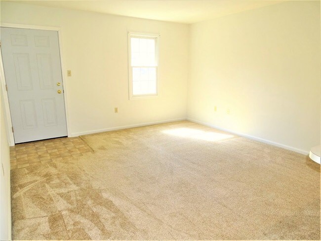 Building Photo - 55 Westpointe Dr