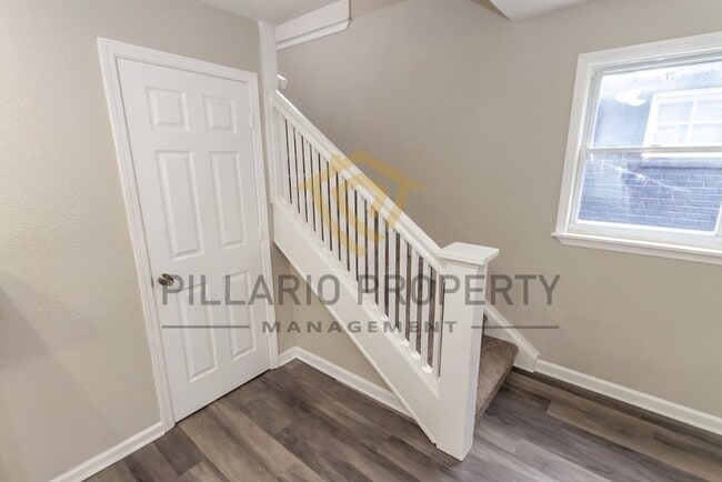 Foto del edificio - Beautifully 4-Bedroom, 2-Bathroom Home wit...