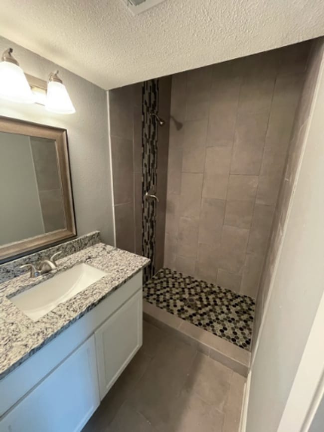 Foto del edificio - 1000 W Gandy St