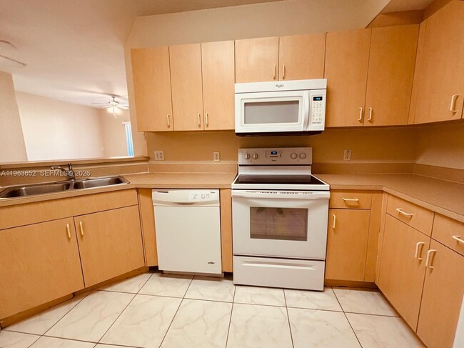 Foto del edificio - 204 Belmont Ln