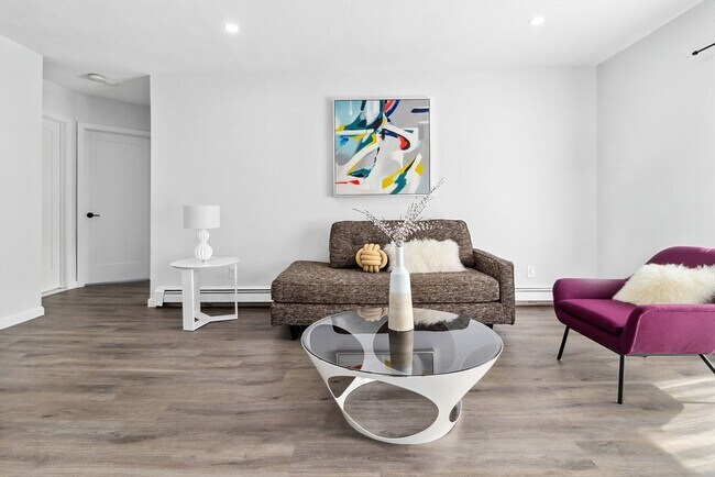 Foto del edificio - 4 Robinwood Ave