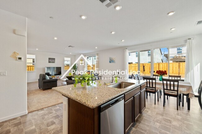 Foto del edificio - 5 br, 3 bath House - 10461 Saloni Wy