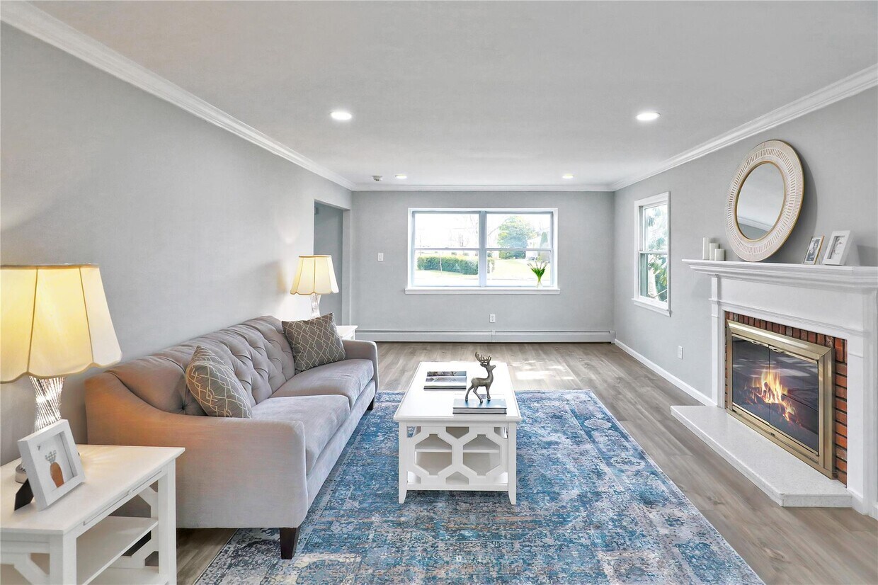 Foto principal - 282 Hallock Rd