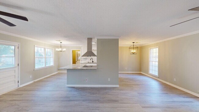 Foto del edificio - 4 Bed/2 Bath in Daniel Pratt School District