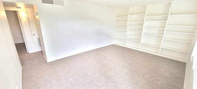 Building Photo - Chandler Townhome