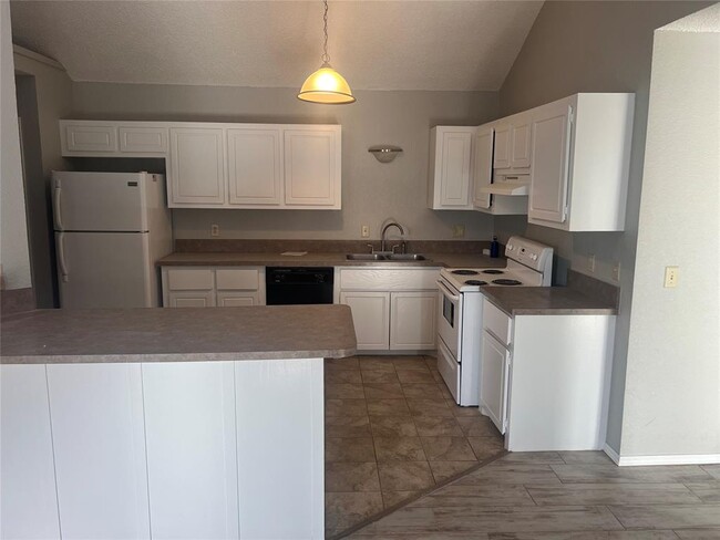 Building Photo - 12900 Kim Ct