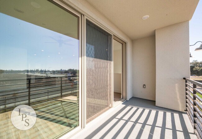 Foto del edificio - Brand New Modern Clovis Town Home, 3BR/2BA...