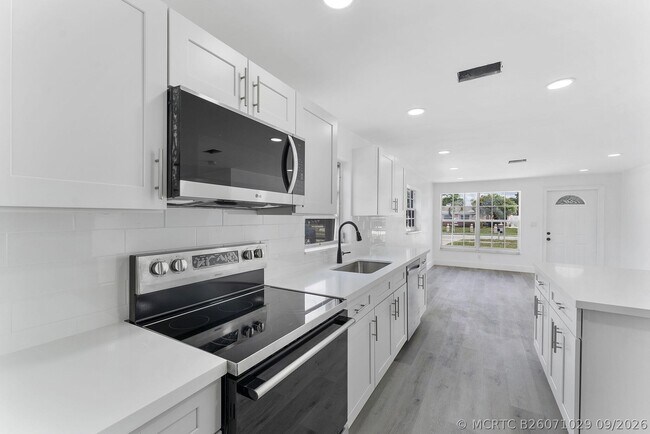 Foto del edificio - 354 NW 4th Pl