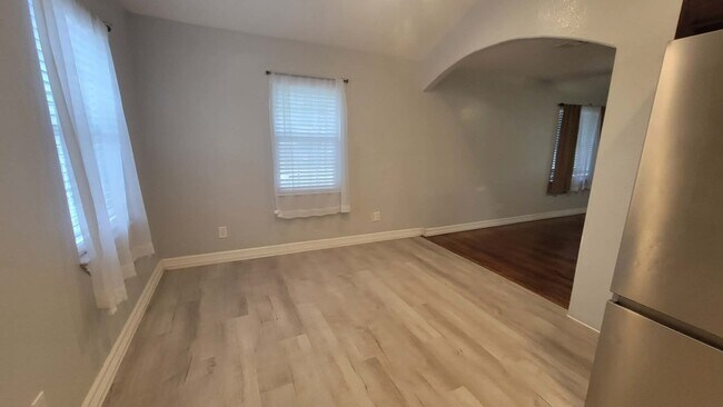 Building Photo - 208 Battlebell Rd
