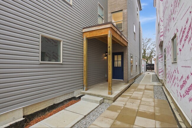 Building Photo - 412 St Clair Ave