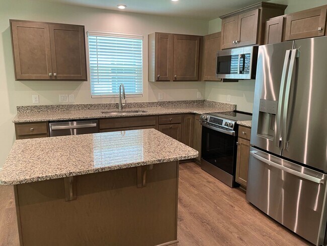 Building Photo - 3 Bedroom 2 Bathroom House In Hickman's Crossing