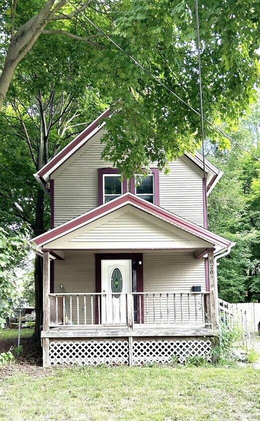 Foto principal - 820 Cross St