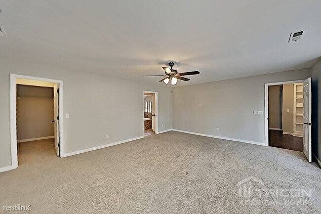 Building Photo - 2408 Ravine Dr