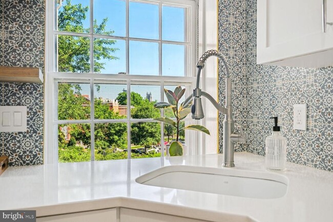 Foto del edificio - 3660 38th St NW