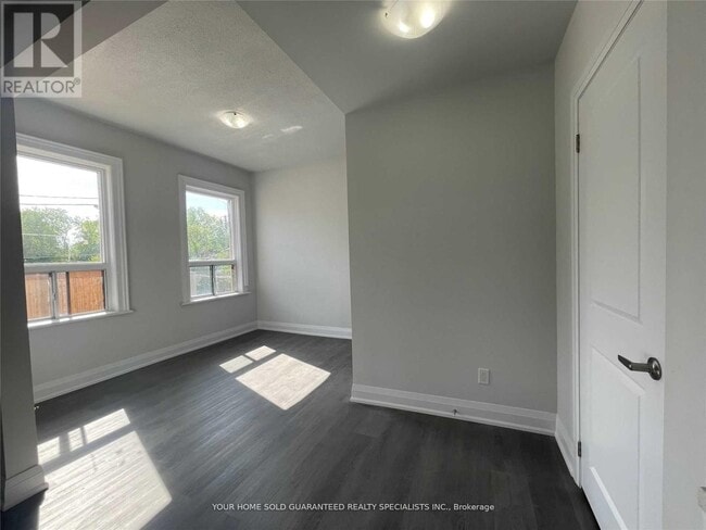 Photo du bâtiment - 15229 Yonge St