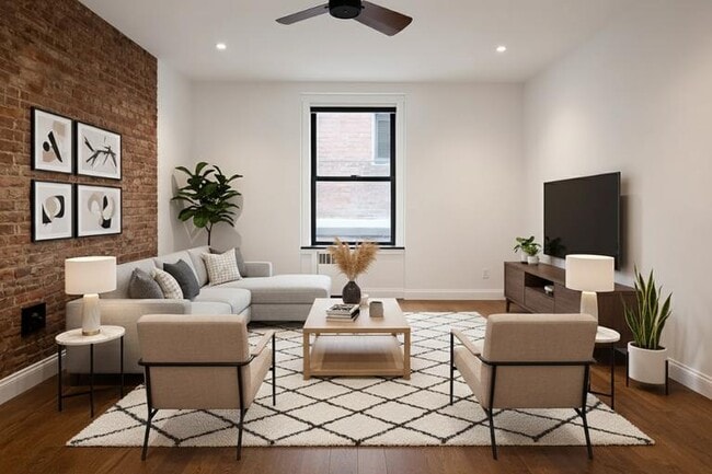 Building Photo - 250 E 50th St