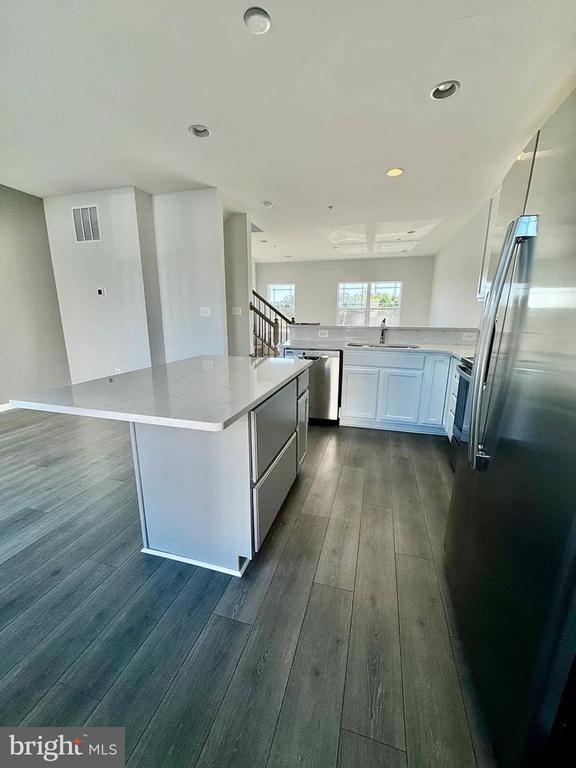 Foto del edificio - 2484 Westwind Blvd