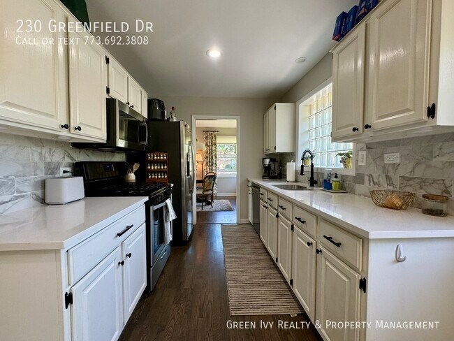 Building Photo - Amazing 3 bed Single Family Home in Glenview