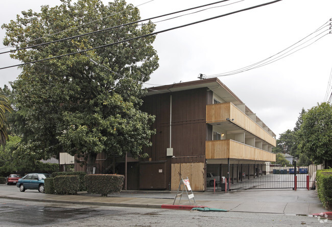 Building Photo - Woodland Arms