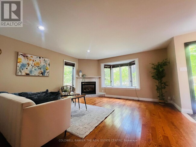 Photo du bâtiment - A - 103 STUART Ave S