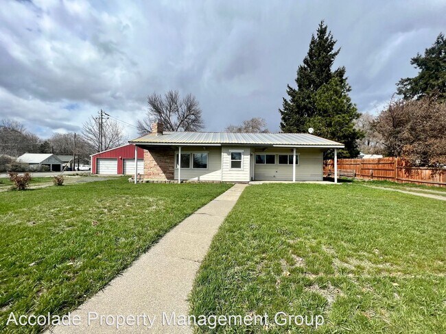 Foto del edificio - 5 br, 2 bath House - 801 East Manitoba Avenue