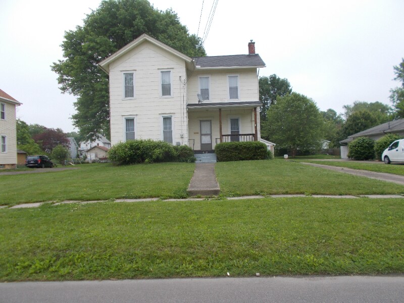 Primary Photo - 2 Laird Ave NE