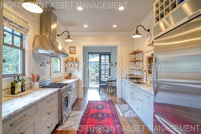 Foto del edificio - Welcome to a stunning home in Virginia Hig...