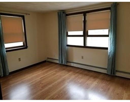 Foto del edificio - 49 Lowell Rd