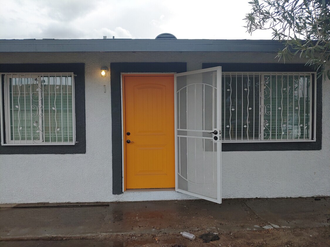 Foto principal - 2518 McCarran St