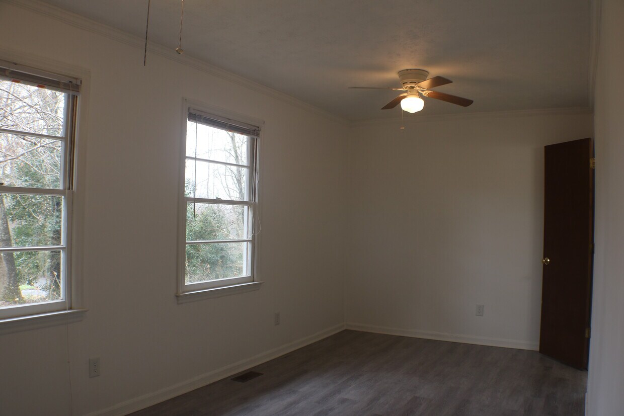 Master Bedroom - 716 Walker Dr