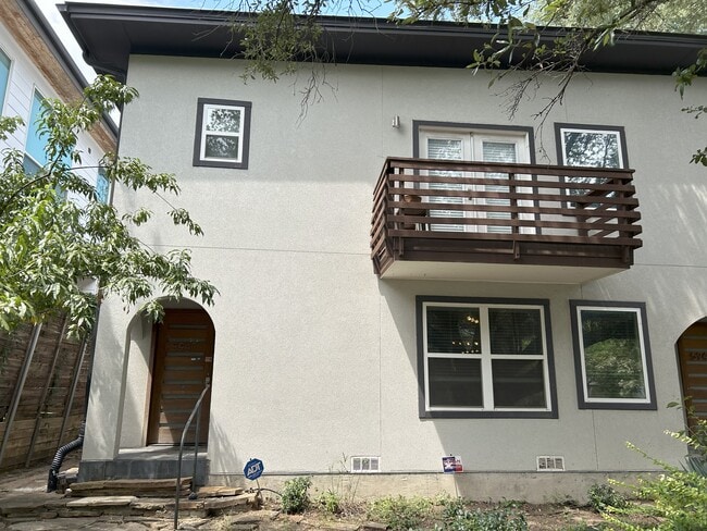 Building Photo - 5947 Oram St