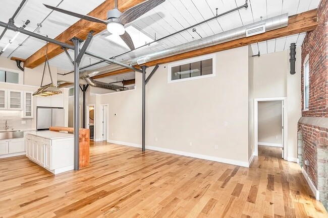 Building Photo - 17 Kearney Sq
