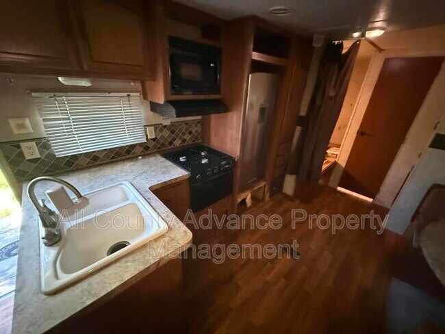 Foto del edificio - 4230 1/2 40th Street N