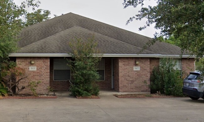 Building Photo - 947 Willow Pond St