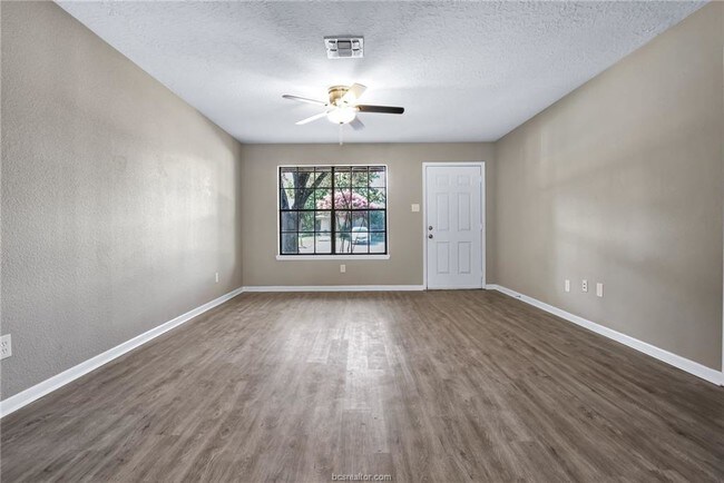 Building Photo - 3917 Olive St