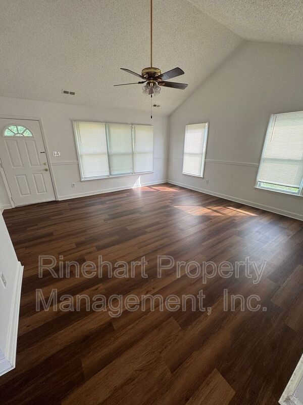Building Photo - 1615 Crestdale Rd
