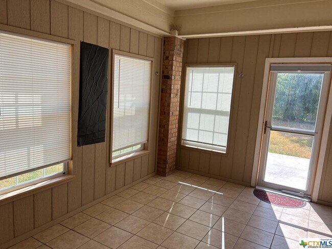 Foto del edificio - 203 Weeping Willow Ct