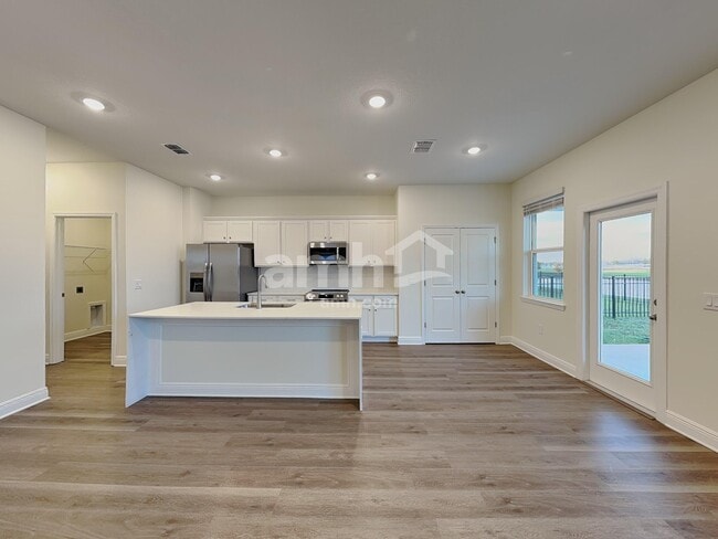 Building Photo - 5964 Sycamore Pl St