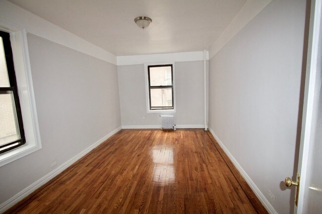 Foto del edificio - 2181 Wallace Ave