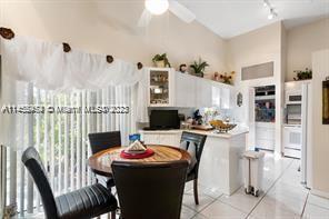 Building Photo - 2747 Parkview Dr S