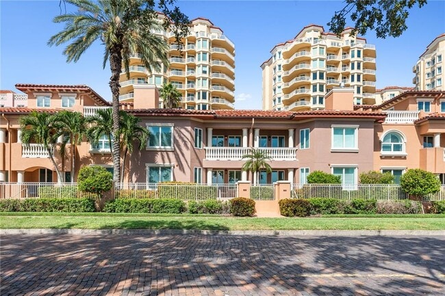 Building Photo - 515 5th Ave NE