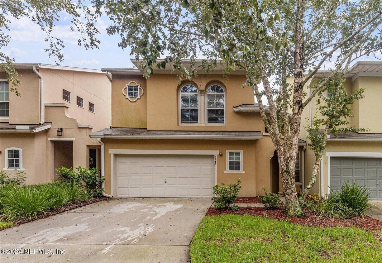 Foto principal - 6287 Eclipse Cir