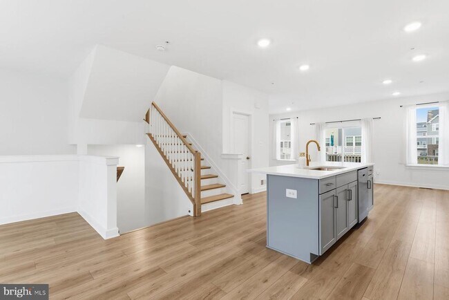 Building Photo - 614 Glenn Lk Dr