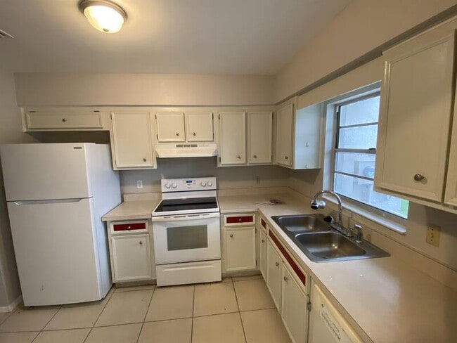 Building Photo - 2759 Devie Ct