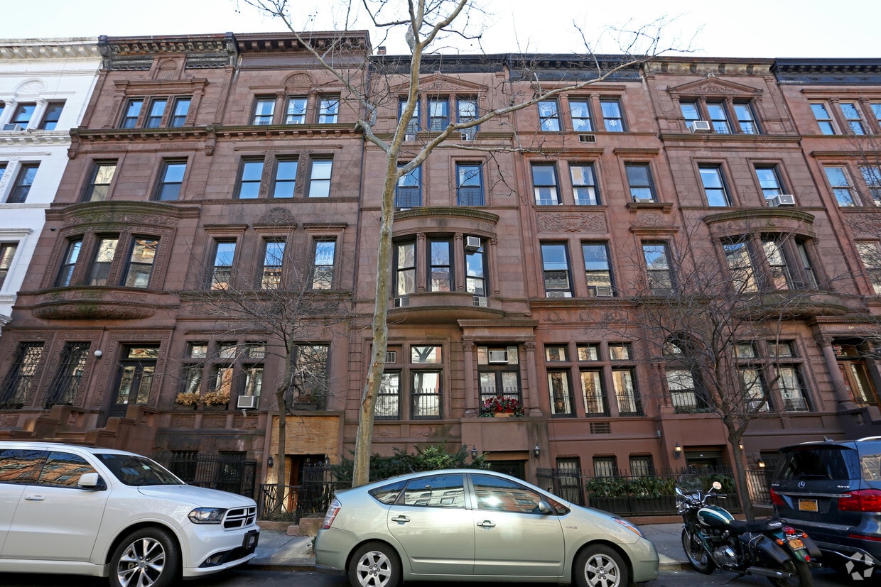 Building Photo - 42 W 89th St