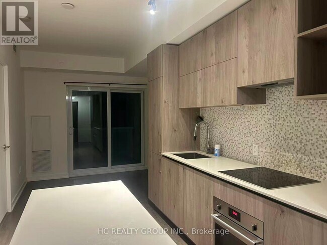 Photo du bâtiment - 1 Yorkville Ave